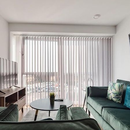 Beautiful 2 Bed Apartment In A Converted Mill ลีดส์ ภายนอก รูปภาพ