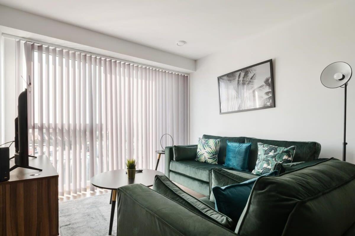 Beautiful 2 Bed Apartment In A Converted Mill ลีดส์ ภายนอก รูปภาพ