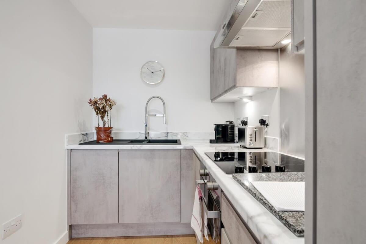 Beautiful 2 Bed Apartment In A Converted Mill ลีดส์ ภายนอก รูปภาพ